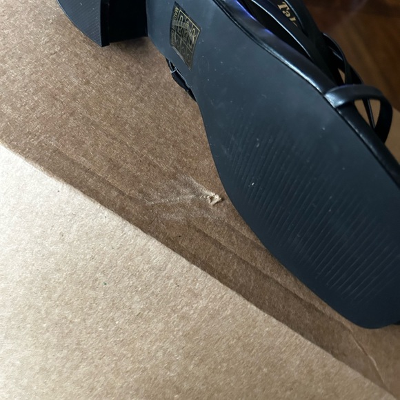 Black Sandal - Picture 2 of 3